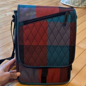 OGIO  Red and Blue Checkered Cross Body Tablet Messenger Bag Unisex EUC